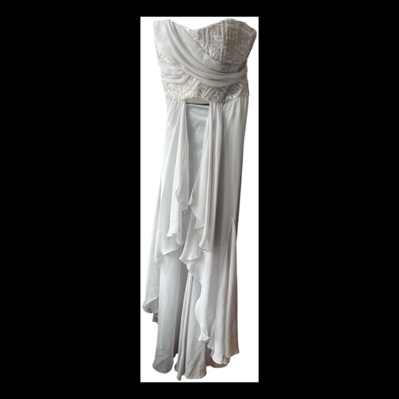 Classy dress - Picture 1 of 3